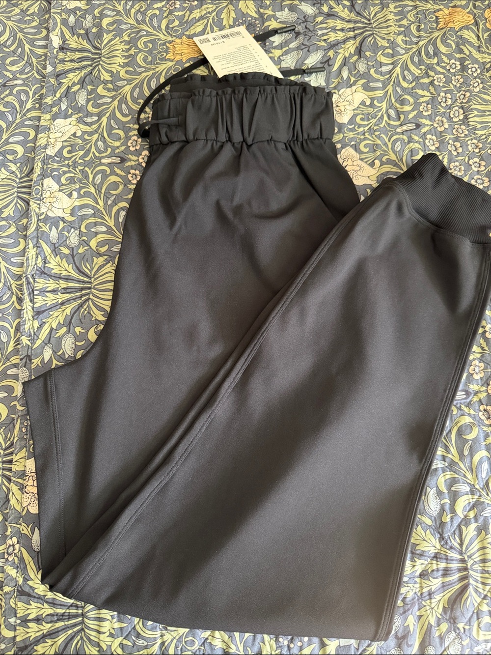New Lululemon stretch, high-rise, joggers, Black